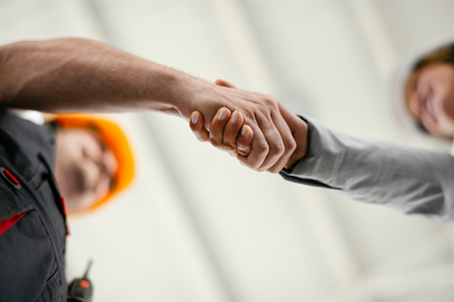 Comment attirer (et retenir) des techniciens de maintenance en 2026 ?